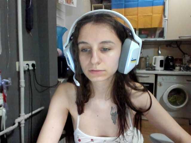 KikNika's BongaCams show and profile