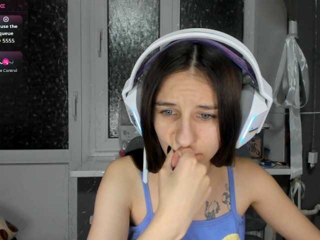 KikNika's BongaCams show and profile