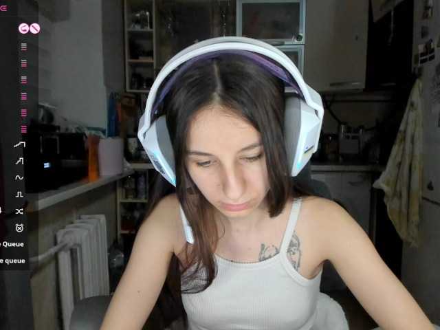 KikNika's BongaCams show and profile