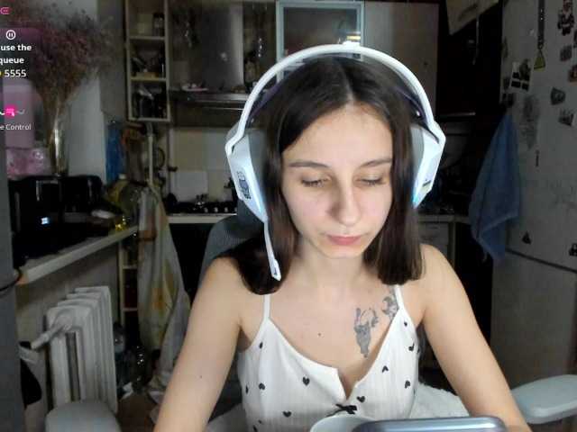 KikNika's BongaCams show and profile