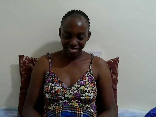 le modèle Anitah1 est en webcam porno dans un show sur le site bongacams, il possède les tags suivants: Ebony,Brunette,Shaved