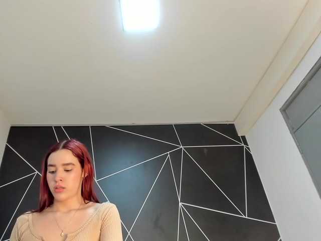 RedHeadSusy's BongaCams show and profile