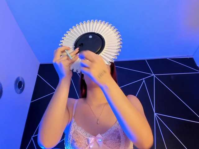 RedHeadSusy's BongaCams show and profile