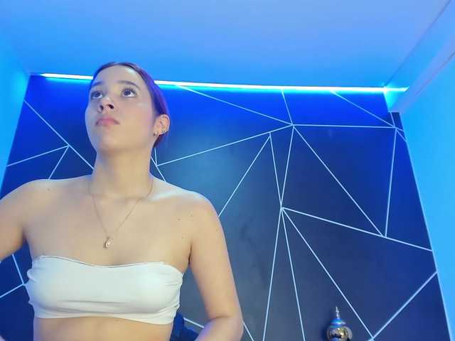 RedHeadSusy's BongaCams show and profile