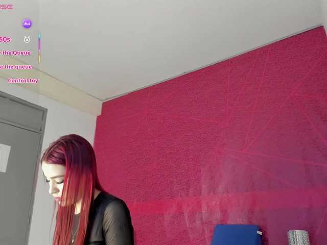 RedHeadSusy's BongaCams show and profile