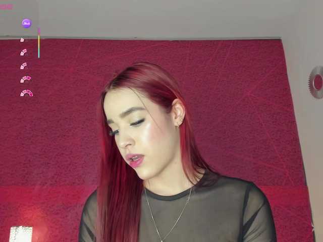 RedHeadSusy's BongaCams show and profile