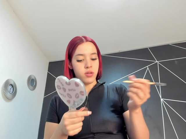 RedHeadSusy's BongaCams show and profile