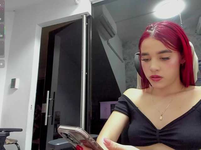 RedHeadSusy's BongaCams show and profile