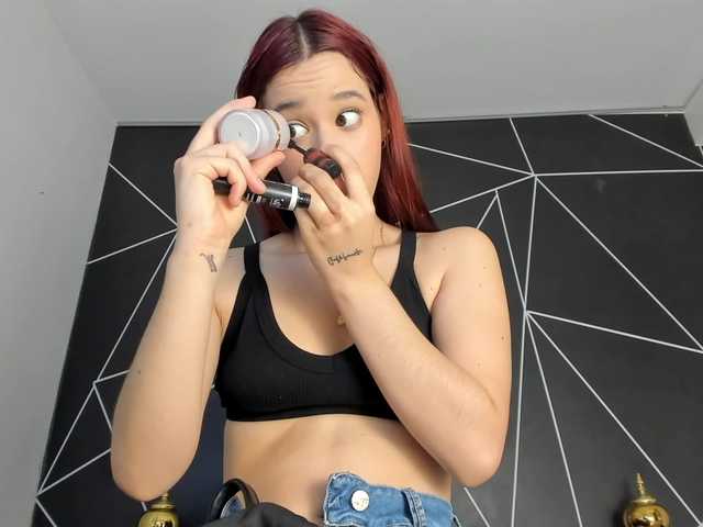 RedHeadSusy's BongaCams show and profile