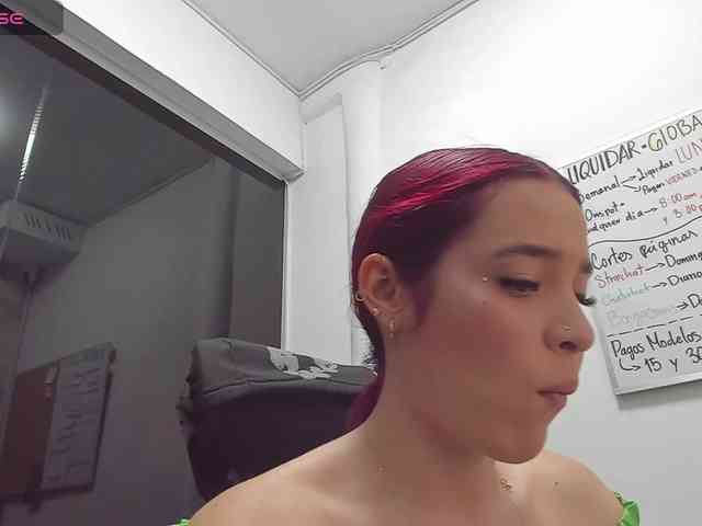 RedHeadSusy webcam