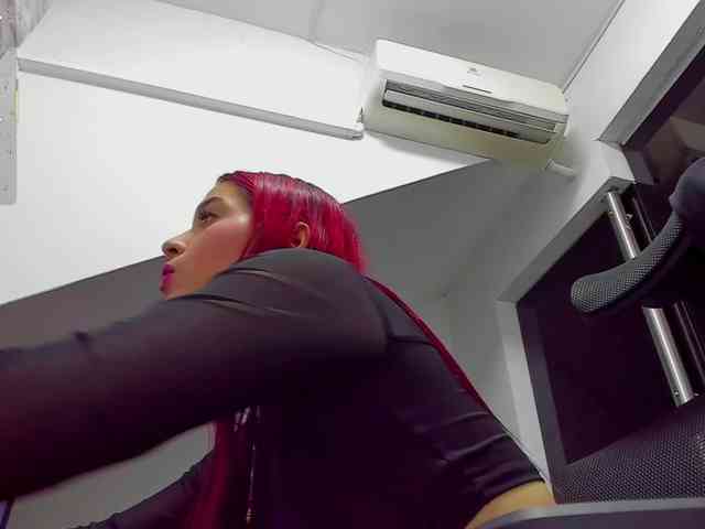 RedHeadSusy webcam