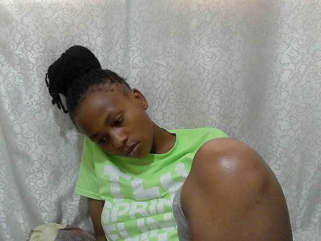 Caroldoly webcam bongacams model stream image