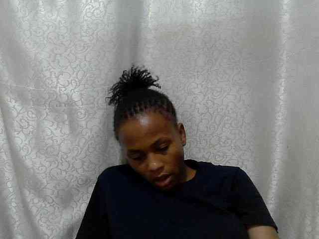 Caroldoly Live Webcam on BongaCams