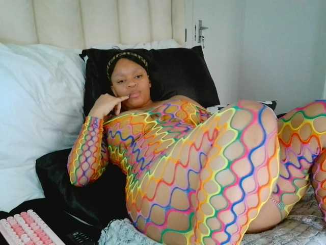 thiquekitten's BongaCams show and profile