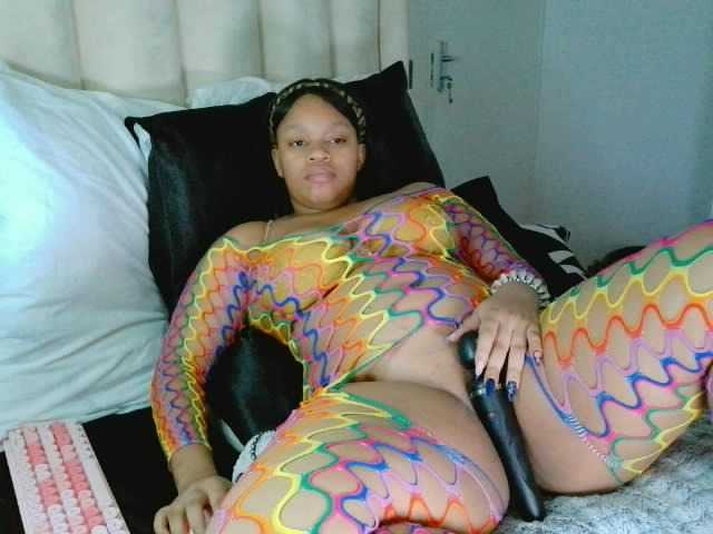 thiquekitten's BongaCams show and profile