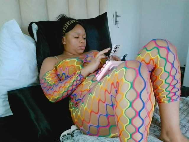 thiquekitten's BongaCams show and profile