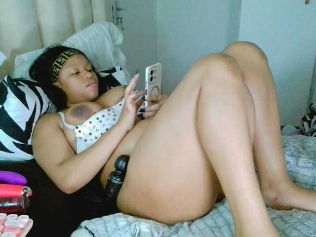 thiquekitten's BongaCams show and profile