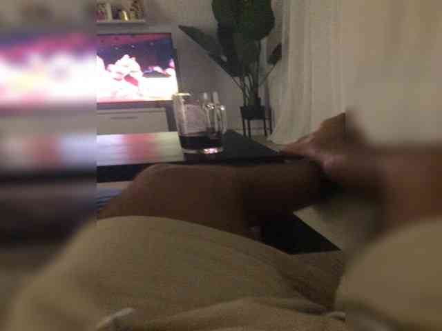 Loppp (28, White Cam Boy) performing fucking hard.