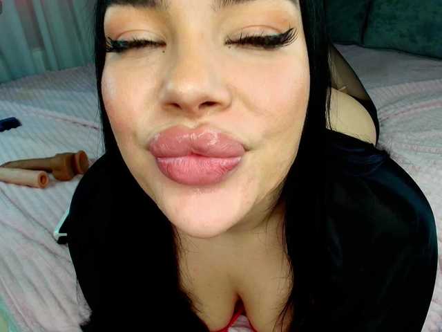 katerine-Monroe's BongaCams show and profile