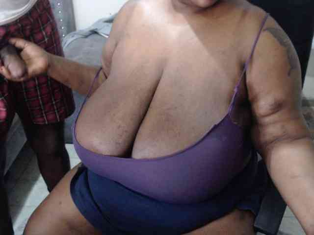 amateur webcam Bigboobscoupls