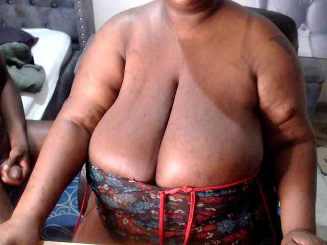 bigboobscoupls bigboobscoupls