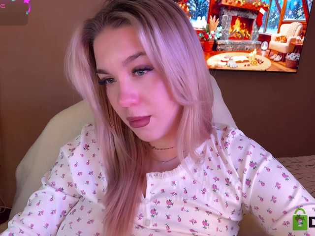 maksisisia's BongaCams show and profile