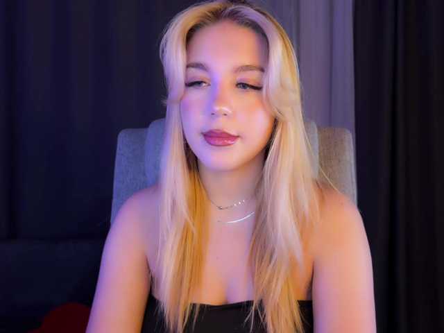 maksisisia's BongaCams show and profile