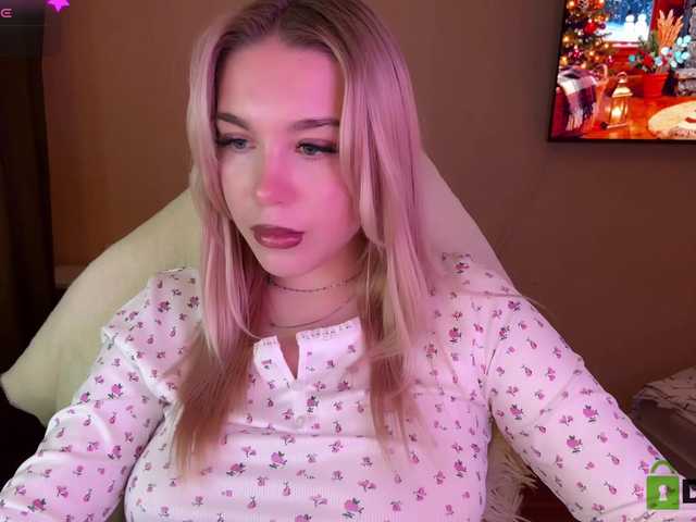 maksisisia's BongaCams show and profile