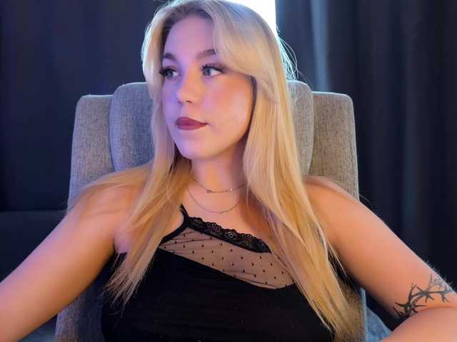 maksisisia from BongaCams is Freechat