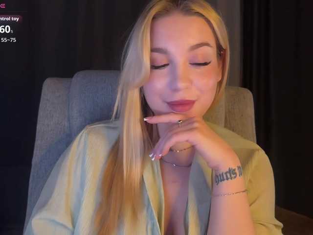 maksisisia's BongaCams show and profile