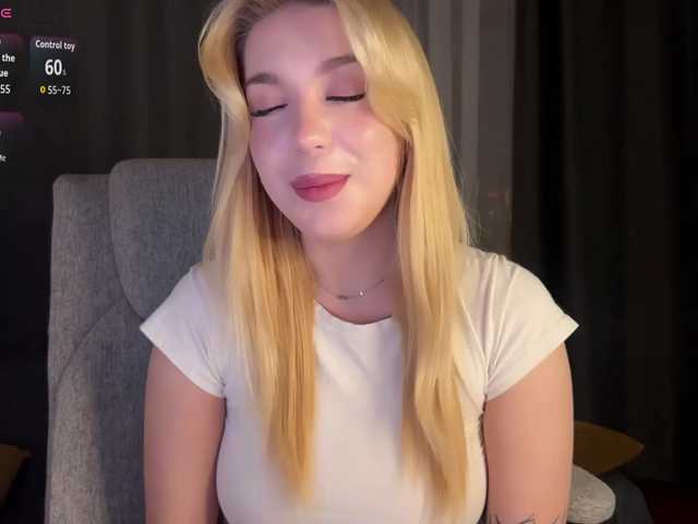 maksisisia's BongaCams show and profile