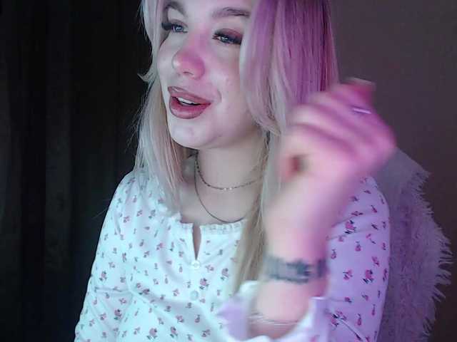 maksisisia's BongaCams show and profile