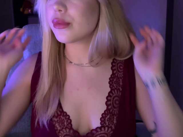 maksisisia's BongaCams show and profile