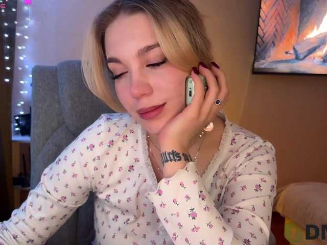 maksisisia's BongaCams show and profile