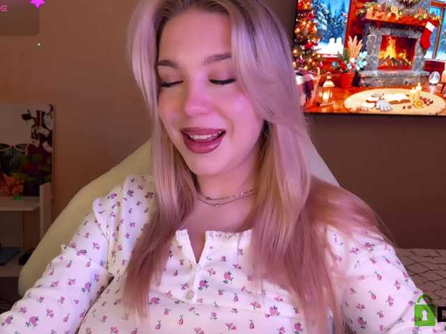 maksisisia's BongaCams show and profile