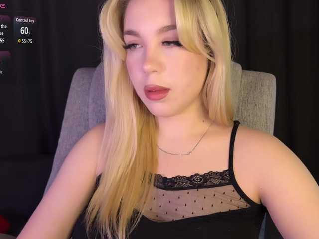 maksisisia's BongaCams show and profile