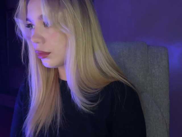 maksisisia's BongaCams show and profile