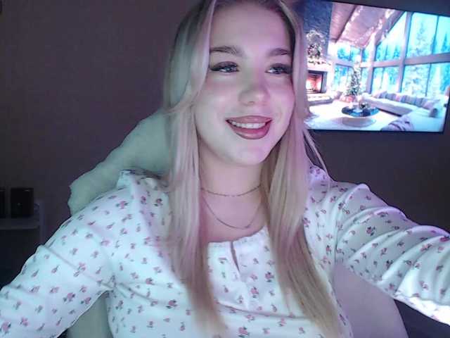 maksisisia's BongaCams show and profile