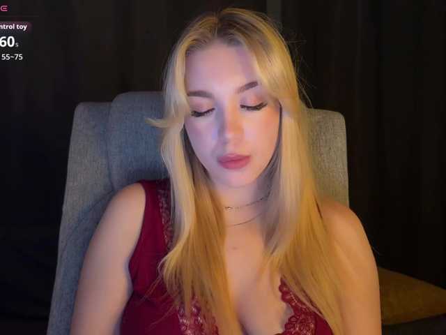 maksisisia's BongaCams show and profile