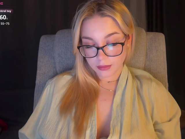 maksisisia from BongaCams is Freechat