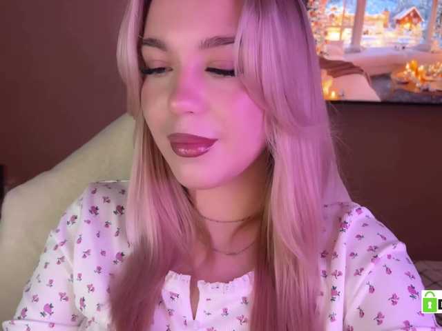 maksisisia's BongaCams show and profile