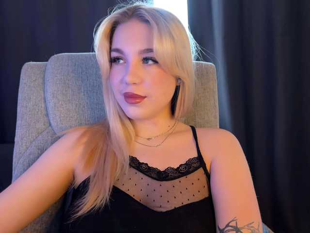 maksisisia from BongaCams is Freechat