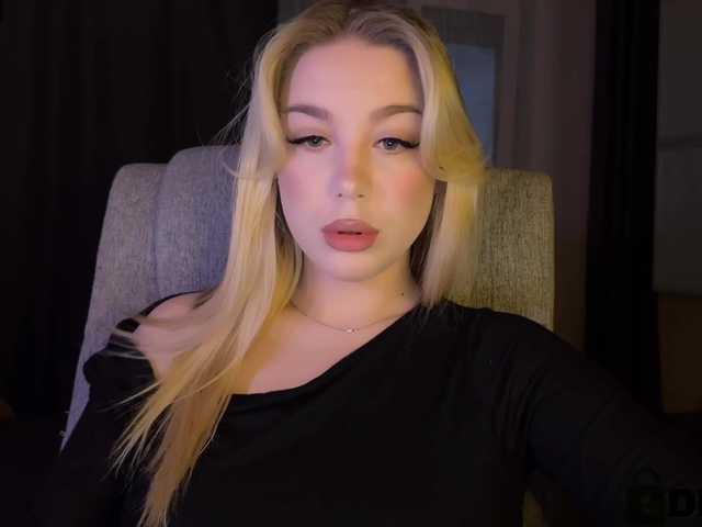 maksisisia's BongaCams show and profile