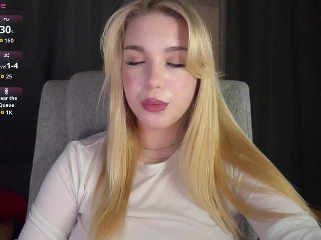 maksisisia's BongaCams show and profile