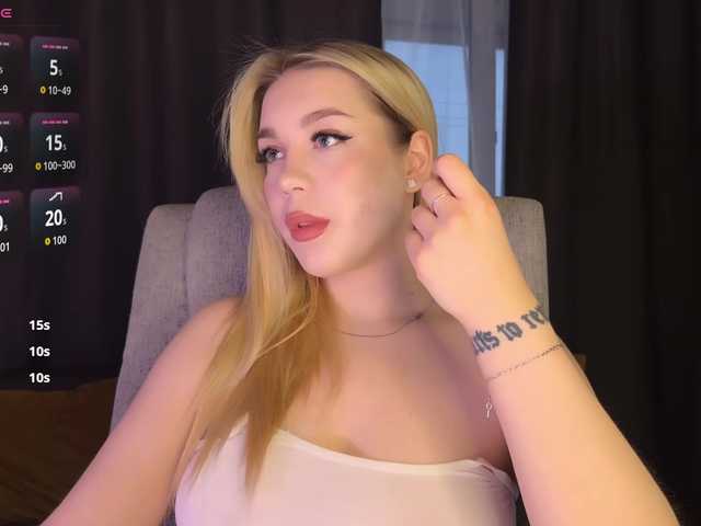 maksisisia's BongaCams show and profile