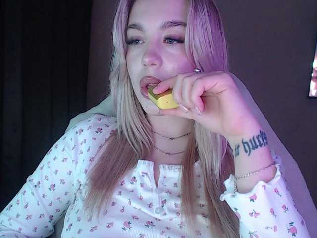 maksisisia's BongaCams show and profile