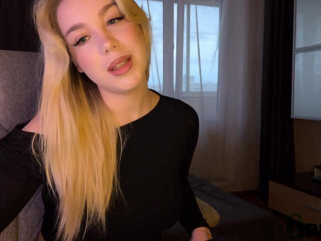 maksisisia's BongaCams show and profile