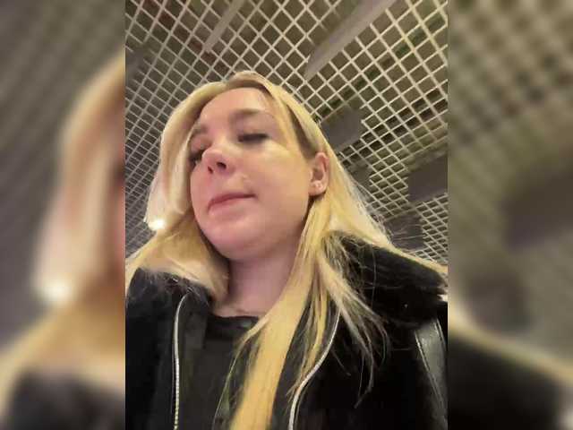 maksisisia from BongaCams is Freechat