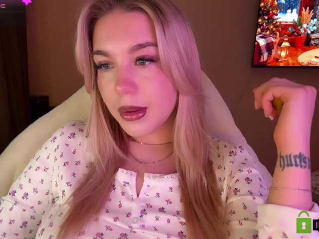 maksisisia's BongaCams show and profile