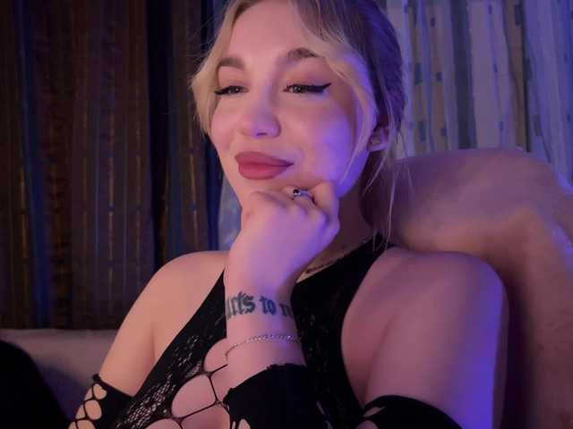 maksisisia's BongaCams show and profile